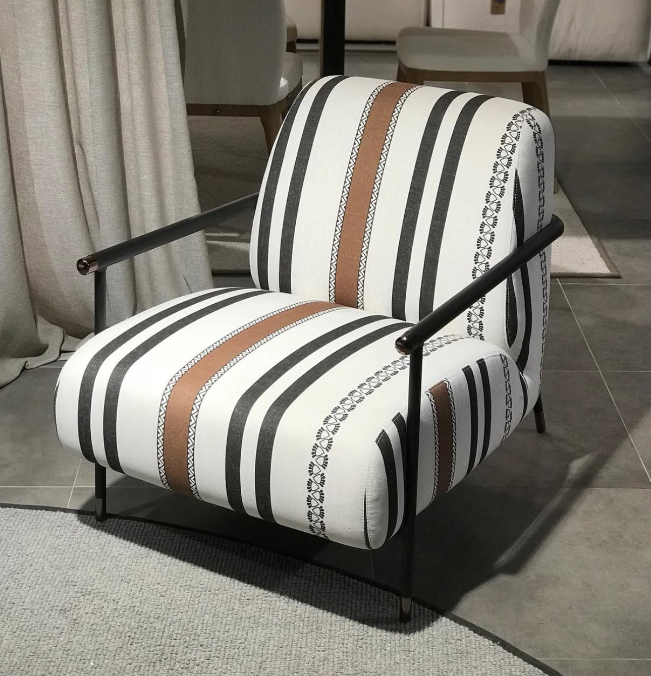 FOLK ARMCHAIR