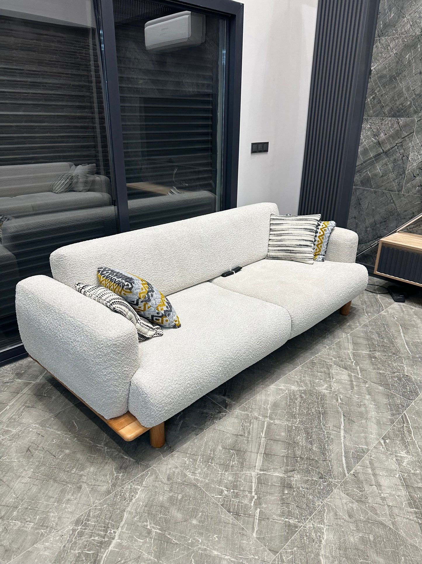 FLORA SOFA