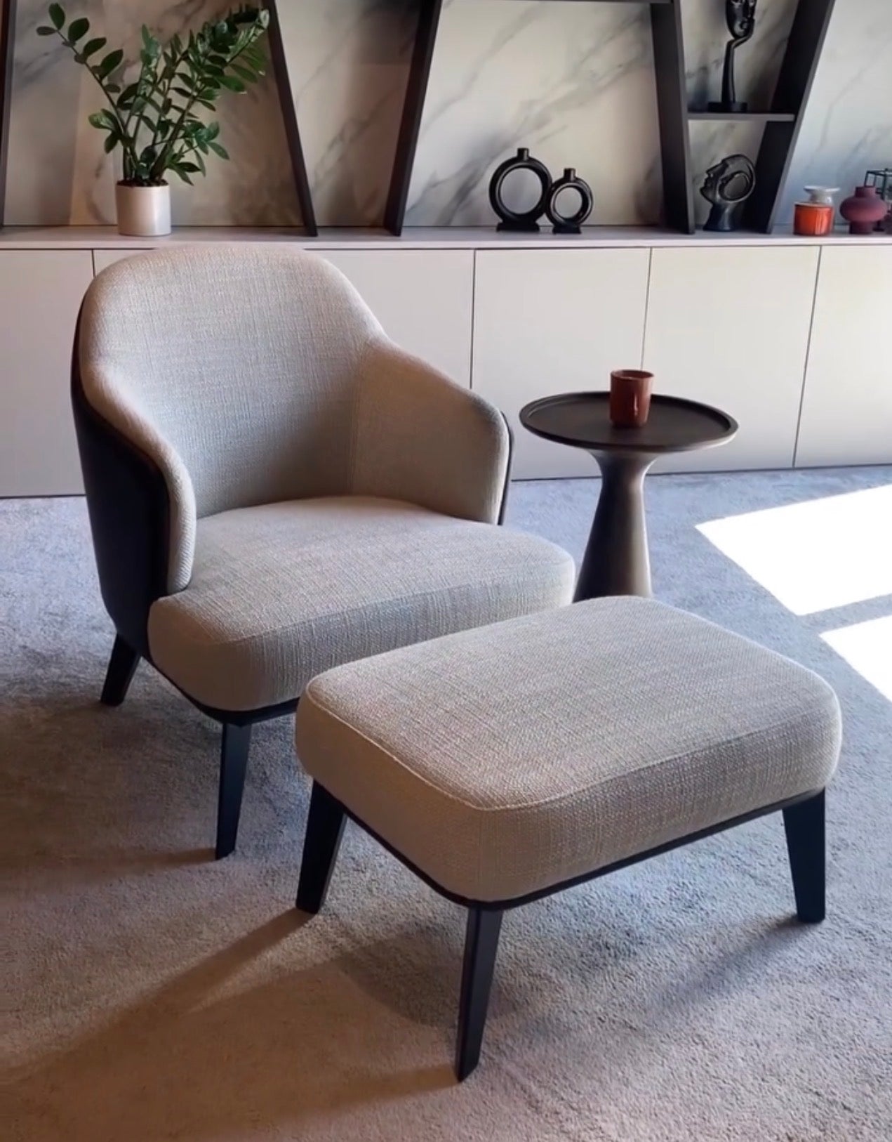 ORFO ARMCHAIR